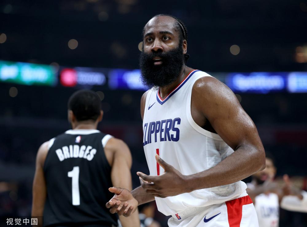 一名球员要 一名球员要