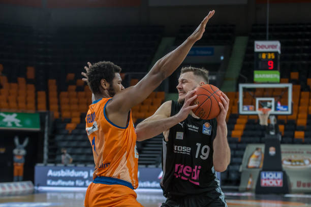 与伦比的攻 与伦比的攻